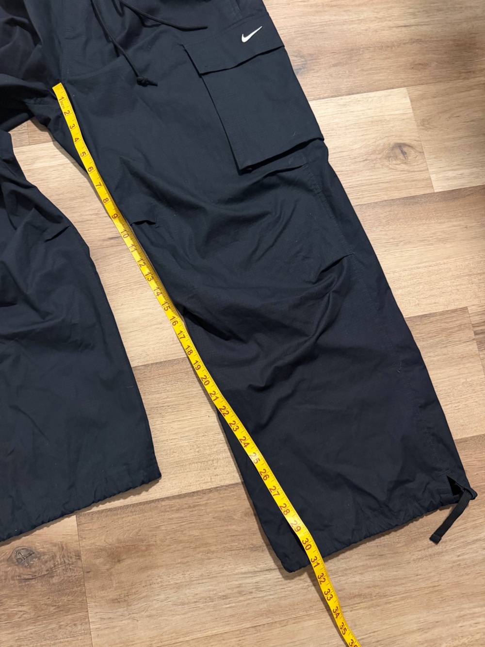 NWT Nike woven Cargo Parachute Ripstop Pants Womens Size Medium Black - Picture 9 of 10